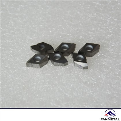 Lame en carbure cémenté